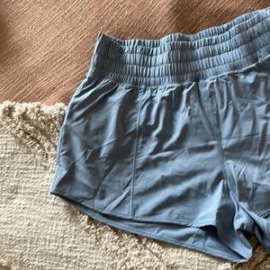 NWT CRZ Yoga High Waisted Shorts 2.5”